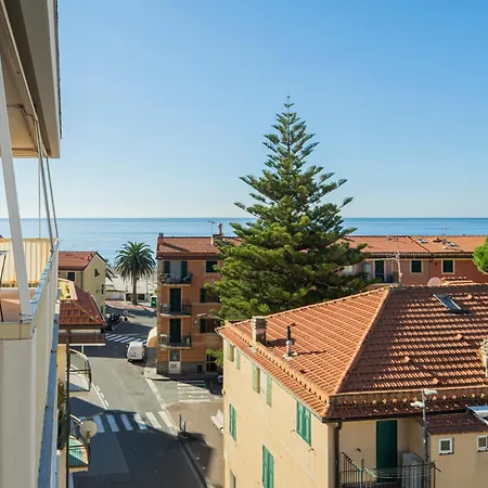 Seaview - B * ريفا تريجوسو