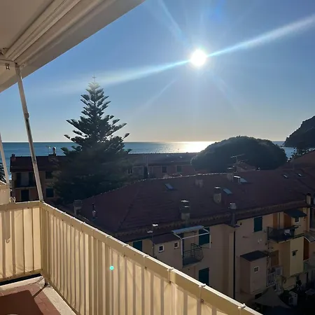 Seaview - B Apartment