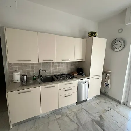 Seaview - B Apartment *