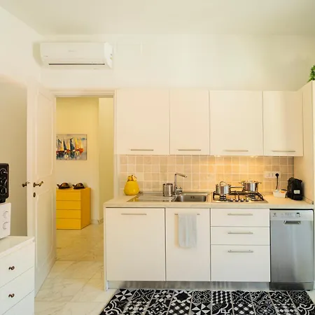 Seaview - B Riva Trigoso